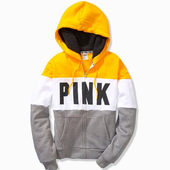✰ Vs pink sherpa hoodie ✰ - Picture 2 of 2